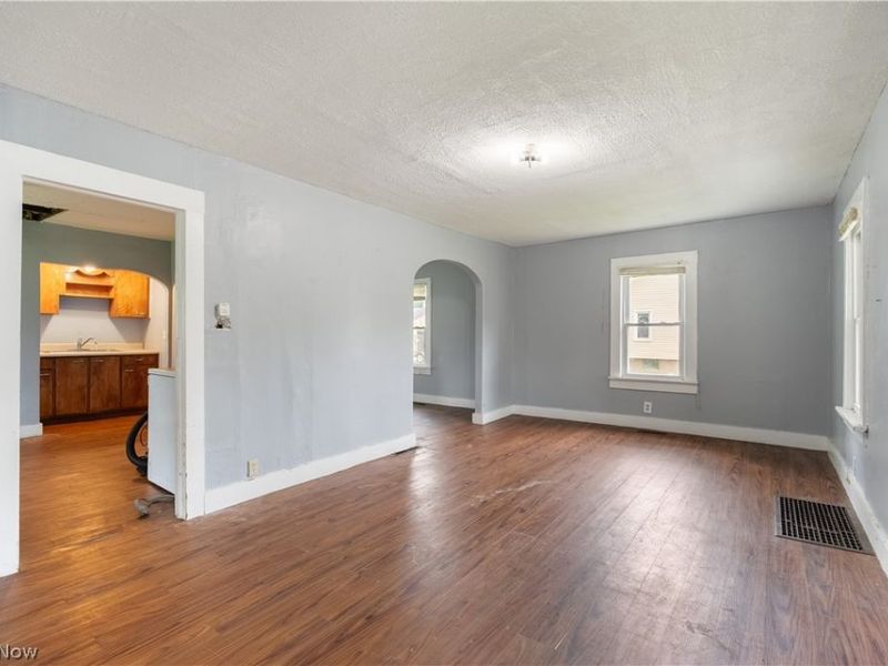 555 W New York Avenue, Sebring, OH 44672 Photo 13