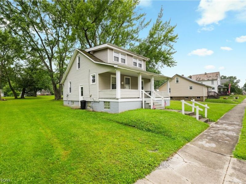 555 W New York Avenue, Sebring, OH 44672 Photo 3