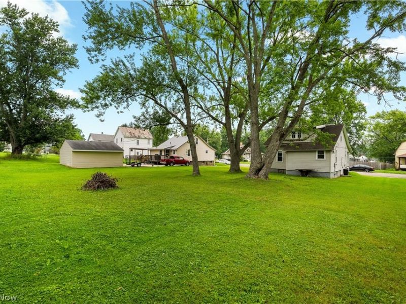 555 W New York Avenue, Sebring, OH 44672 Photo 6