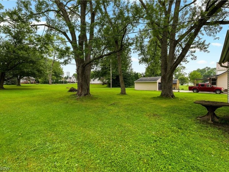 555 W New York Avenue, Sebring, OH 44672 Photo 7