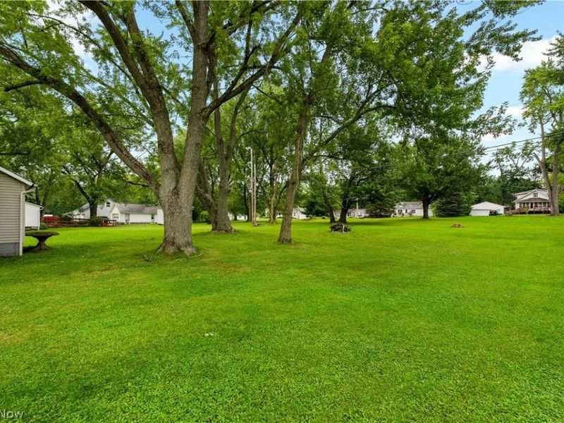 555 W New York Avenue, Sebring, OH 44672 Photo 8
