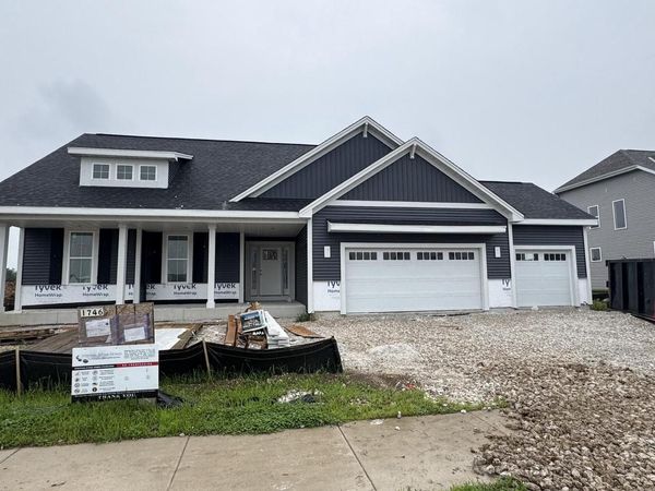 1746 Switchgrass STREET, Oconomowoc, WI 53066