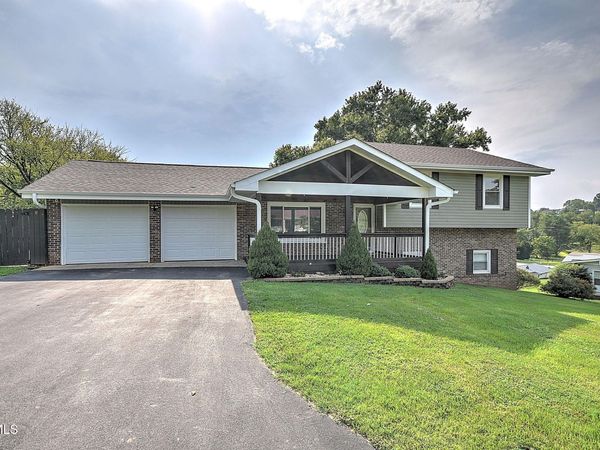 1404 Meadow Lane, Mount Carmel, TN 37645