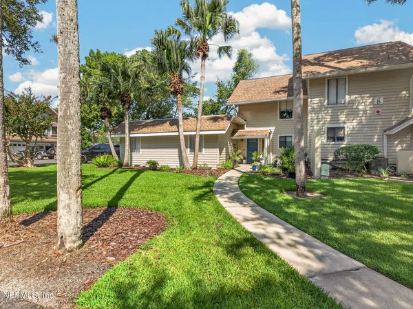 202 VISTA LAGOON Court, Unit B-2, Ponte Vedra Beach, FL 32082