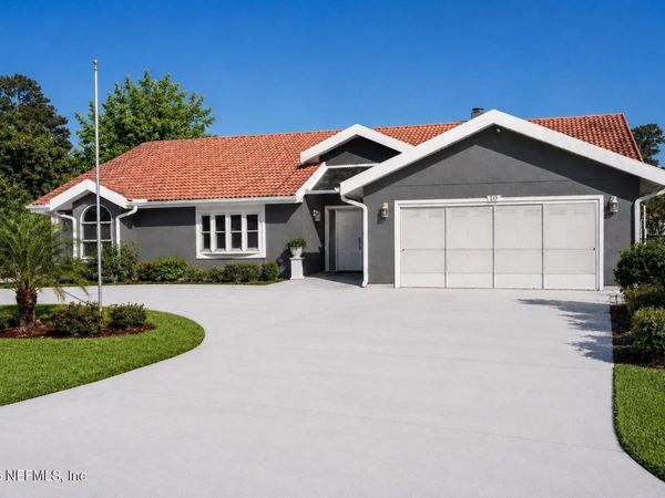 10 FALLS Place, Palm Coast, FL 32137