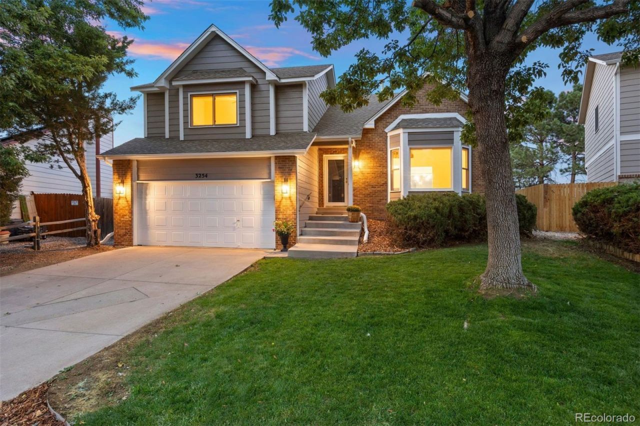 3254 S Espana Circle, Aurora, CO 80013 Main Photo