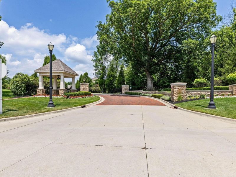 5502 Via Alvito Drive , Westerville, OH 43082 Photo 59