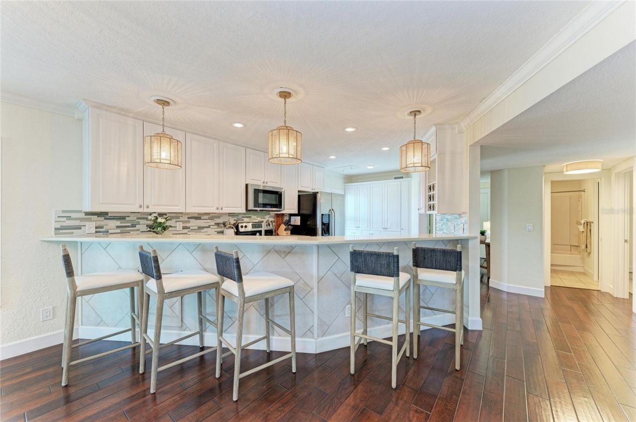 5320 Gulf Of Mexico Drive , Unit 204, Longboat Key, FL 34228 Photo