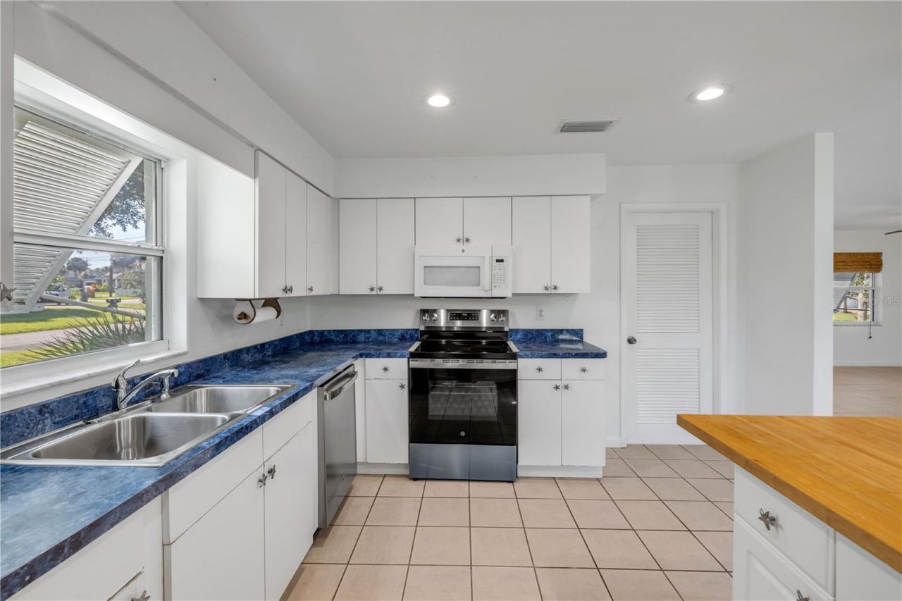 13 Hillside Drive, New Smyrna Beach, FL 32169 Photo