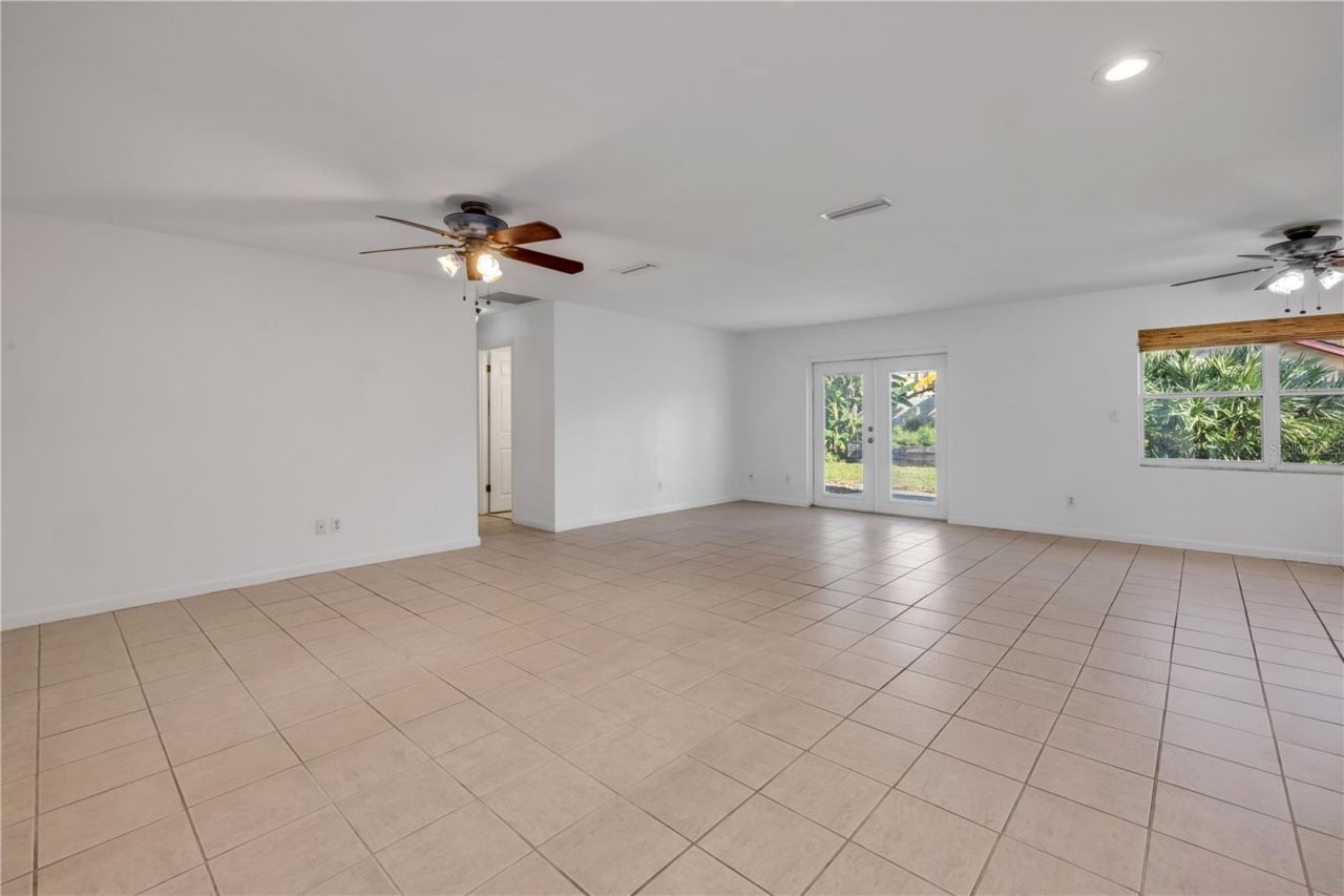 13 Hillside Drive, New Smyrna Beach, FL 32169 Photo