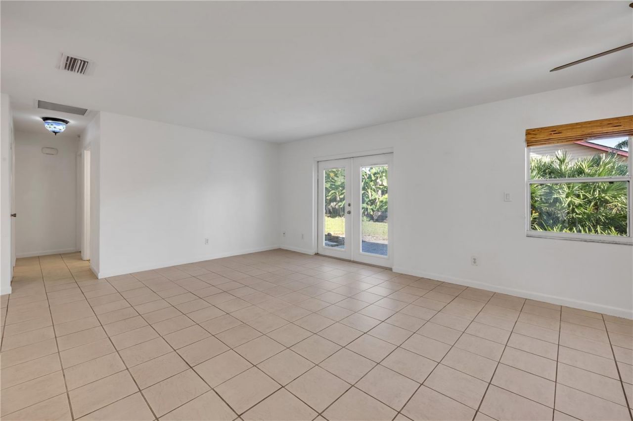 13 Hillside Drive, New Smyrna Beach, FL 32169 Photo