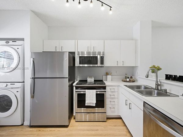 12135 SW 3rd St , Pembroke Pines, FL 33025