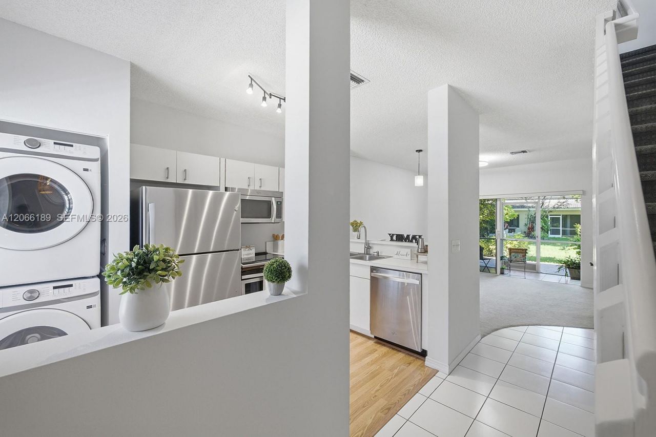 12135 SW 3rd St , Pembroke Pines, FL 33025 Photo