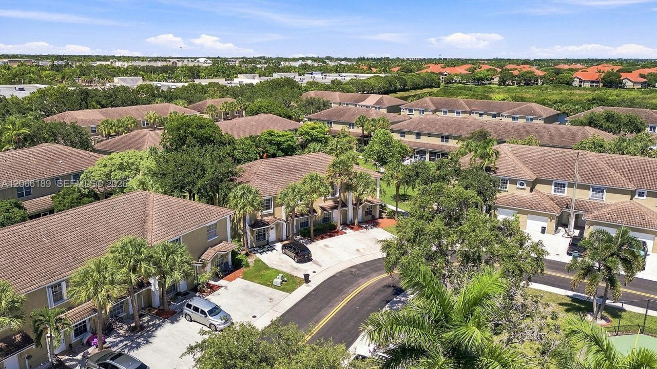 12135 SW 3rd St , Pembroke Pines, FL 33025 Photo