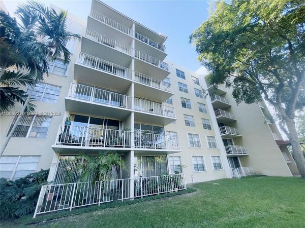 Unit B519, Miami, FL 33176