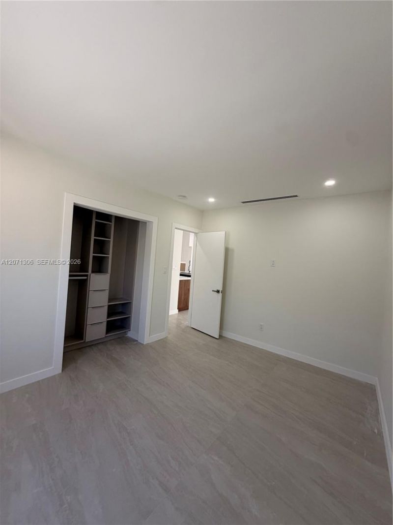 3680 NW 16th St, Miami, FL 33125 Photo