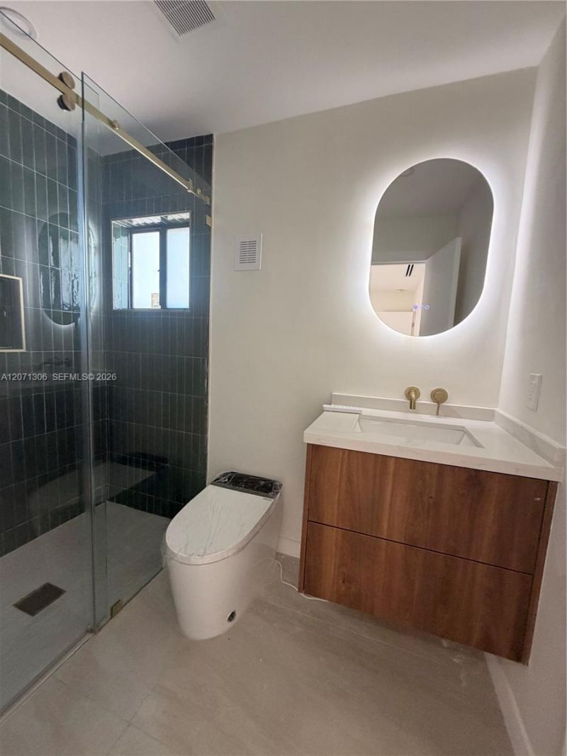 3680 NW 16th St, Miami, FL 33125 Photo