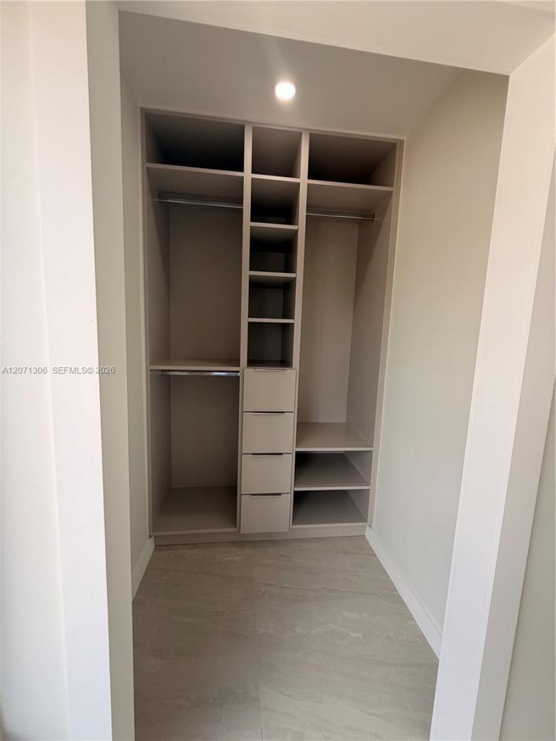 3680 NW 16th St, Miami, FL 33125 Photo