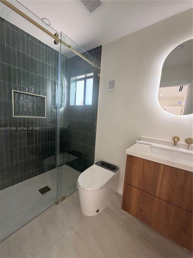 3680 NW 16th St, Miami, FL 33125 Photo