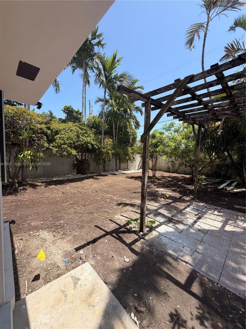 3680 NW 16th St, Miami, FL 33125 Photo