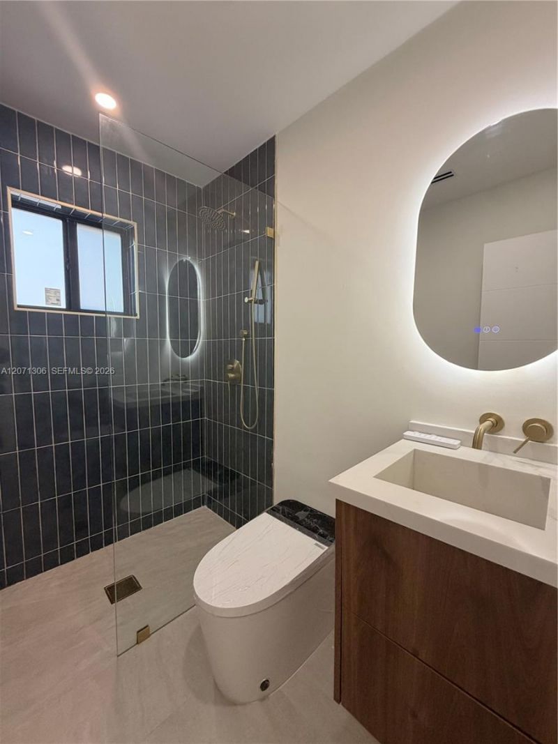 3680 NW 16th St, Miami, FL 33125 Photo