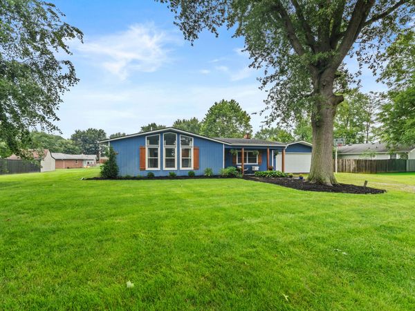 1240 W Central Drive , Fortville, IN 46040