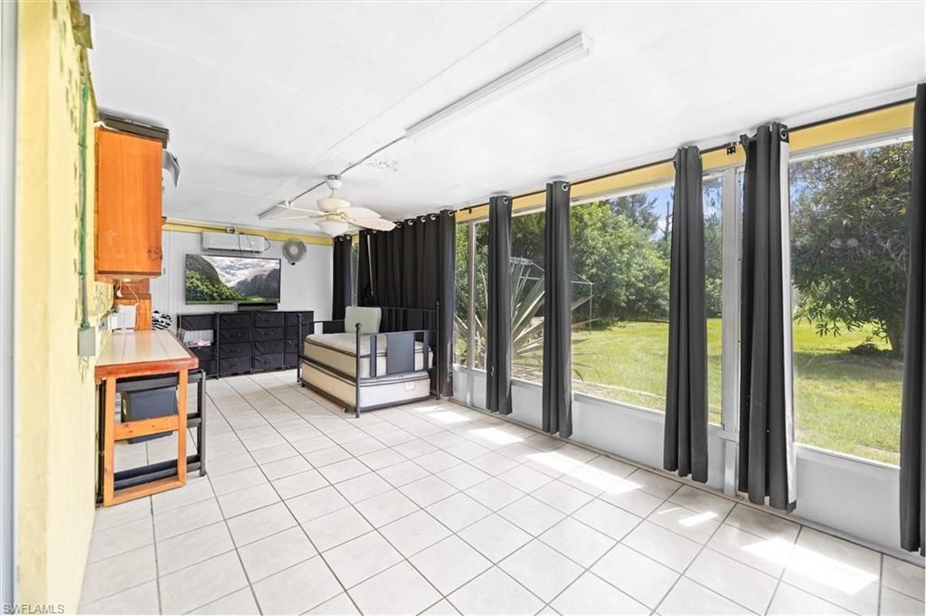 918 Mckinley Ave , Lehigh Acres, FL 33972 Photo