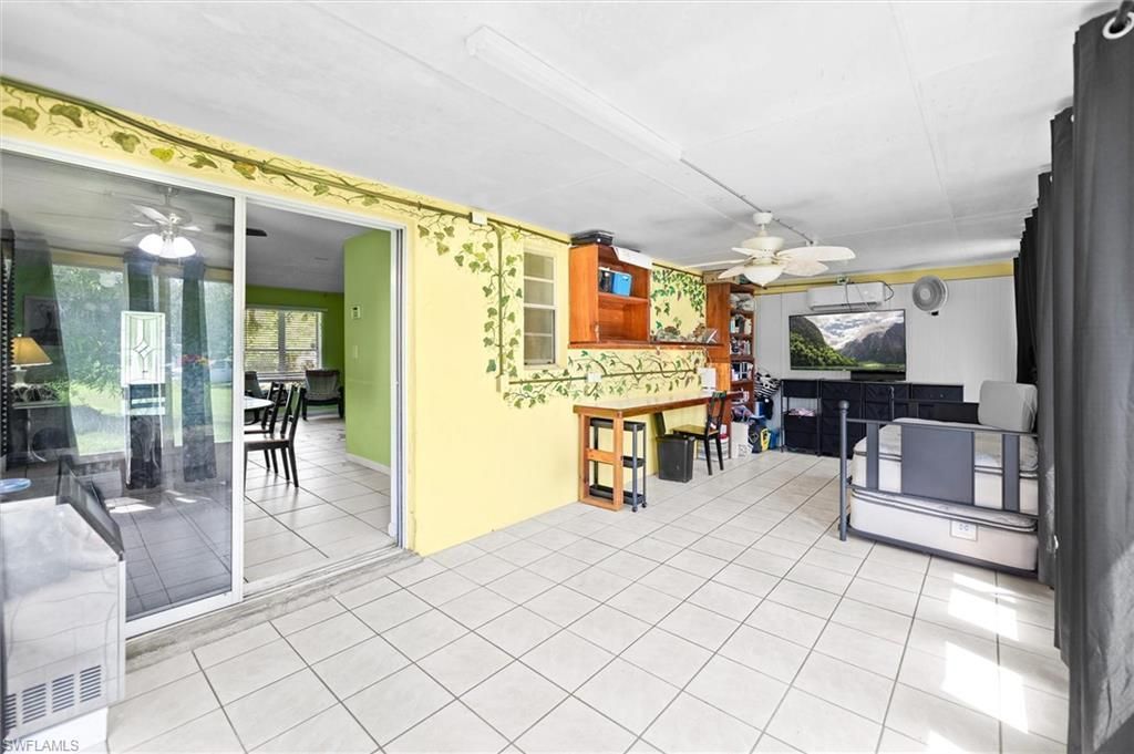 918 Mckinley Ave , Lehigh Acres, FL 33972 Photo