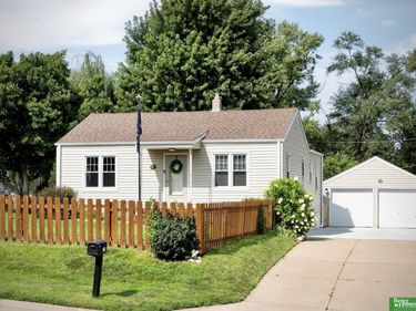 5210 S 53rd Street, Omaha, NE 68117