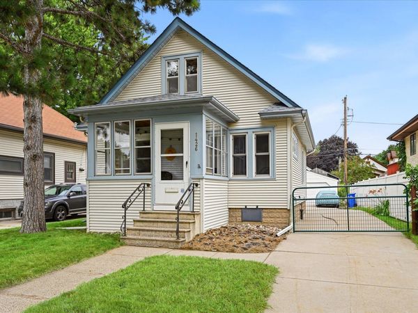 1426 Pascal Street N, Saint Paul, MN 55108