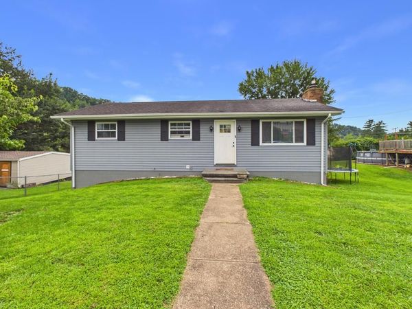 105 School Street, Ellenboro, WV 26346