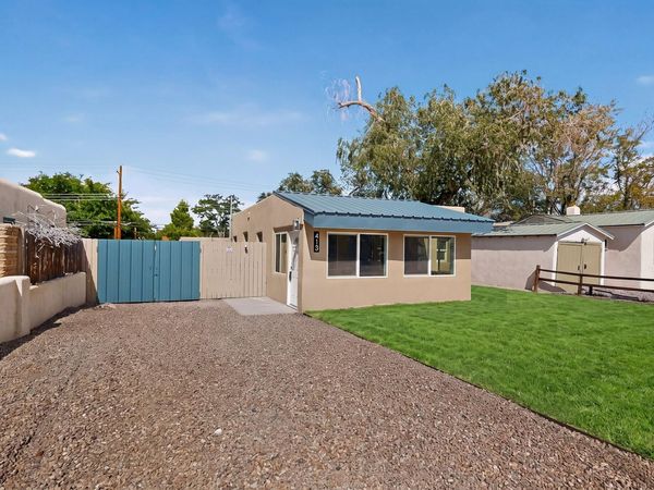 413 Princeton Drive SE, Albuquerque, NM 87106