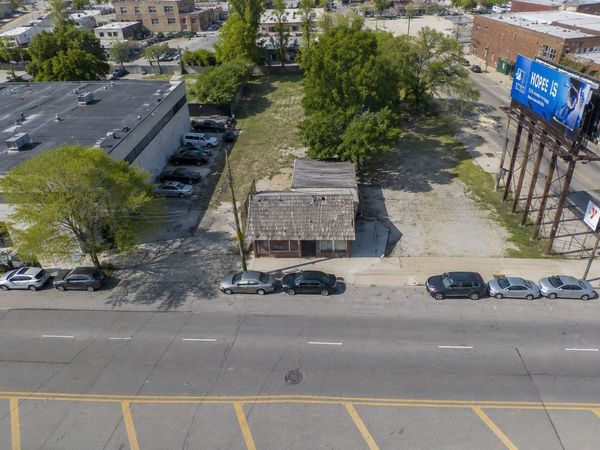 7216 N Western Avenue , Chicago, IL 60645