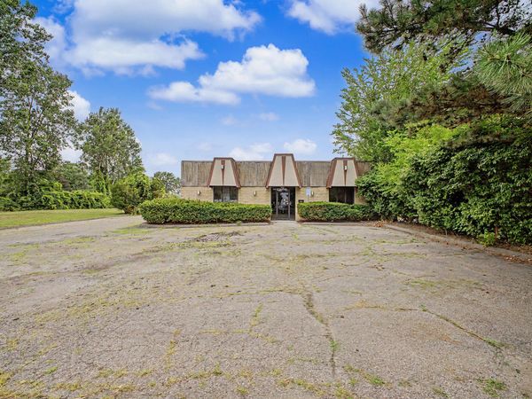 28550 Joy Road, Livonia, MI 48150