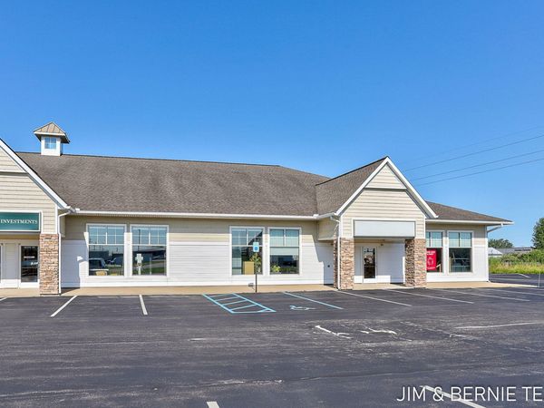 11595 E Lakewood Boulevard, Unit 7-12, Holland, MI 49424