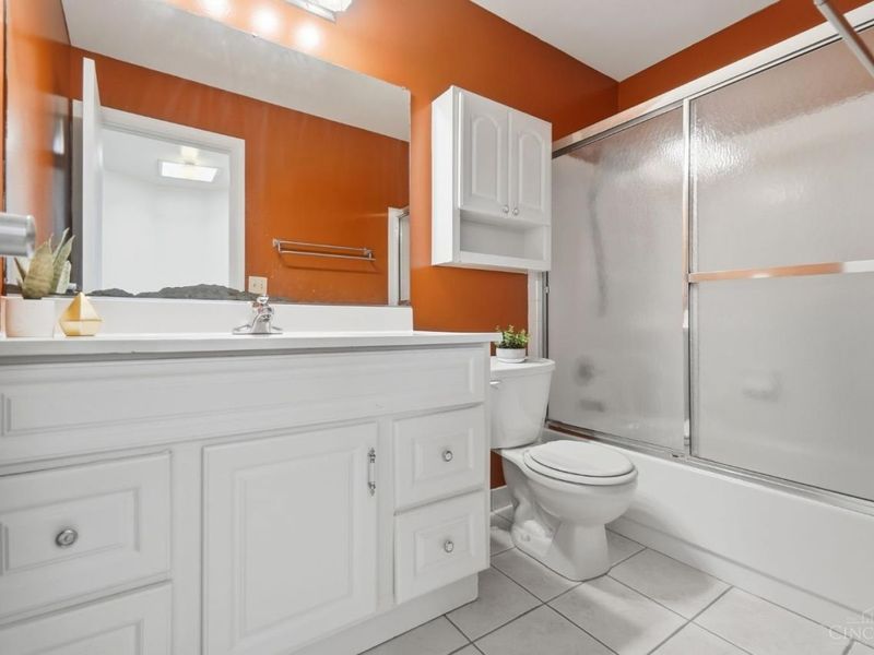 561 Milton Street, Unit D, Cincinnati, OH 45202 Photo 27