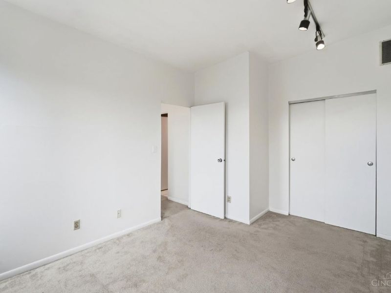 561 Milton Street, Unit D, Cincinnati, OH 45202 Photo 30