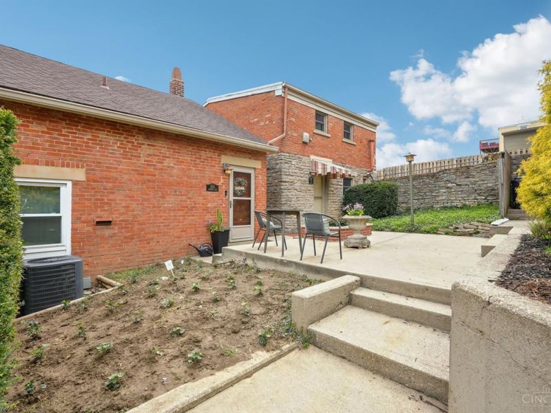 561 Milton Street, Unit D, Cincinnati, OH 45202 Photo 33