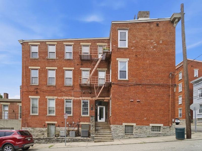 561 Milton Street, Unit D, Cincinnati, OH 45202 Photo 4