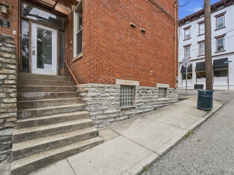 561 Milton Street, Unit D, Cincinnati, OH 45202 Photo 5