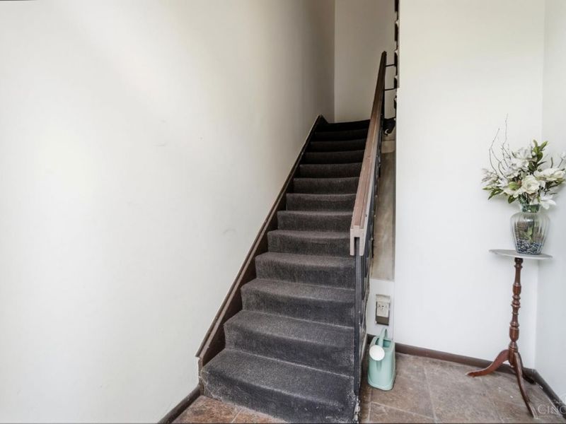 561 Milton Street, Unit D, Cincinnati, OH 45202 Photo 6