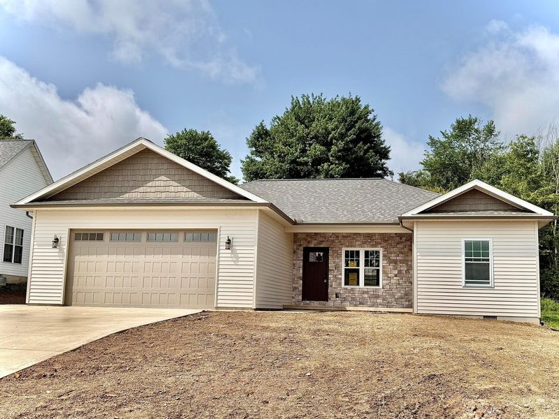 867 Fairway Drive, Howard, OH 43028 Photo 2