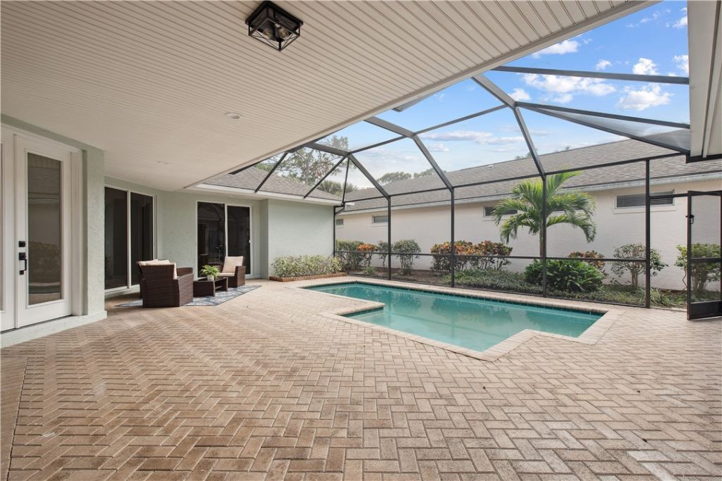 1018 Carolina Circle Sw, Vero Beach, FL 32962 Photo