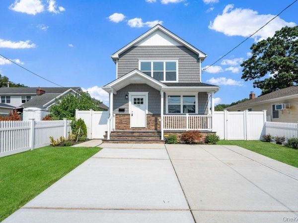 710 Franklin Avenue , Massapequa, NY 11758