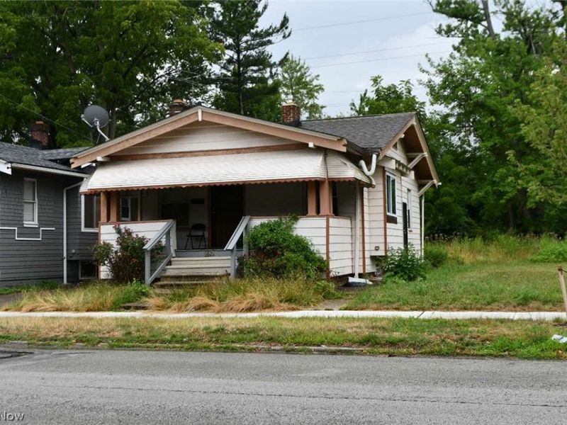 1582 E 133rd Street, East Cleveland, OH 44112 Photo 3
