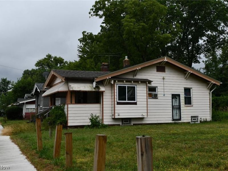 1582 E 133rd Street, East Cleveland, OH 44112 Photo 4