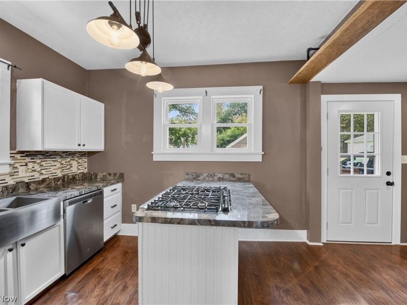 395 High Street, Wadsworth, OH 44281 Photo 3