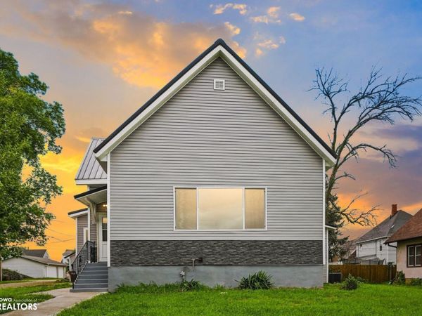 208 N 3Rd Street, Marshalltown, IA 50158