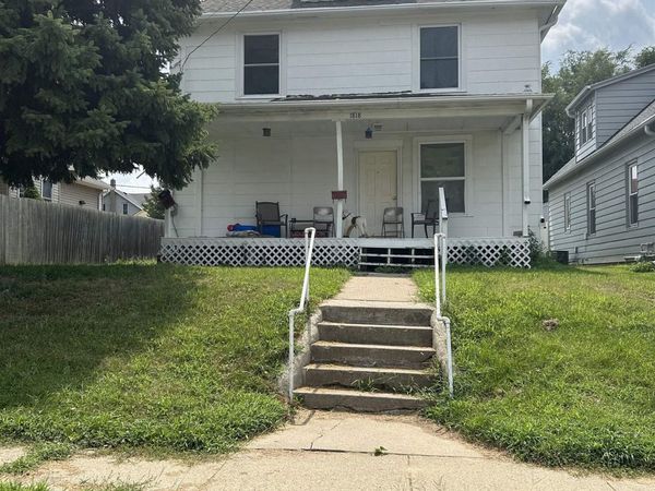1818 W PALMER AVE, Sioux City, IA 51103