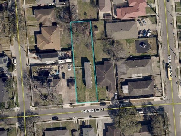 2111 LAFRENIERE Street , New Orleans, LA 70122